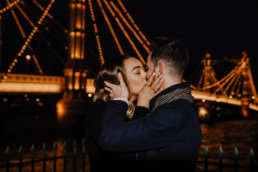 couple kissing near Chelsea Bridge