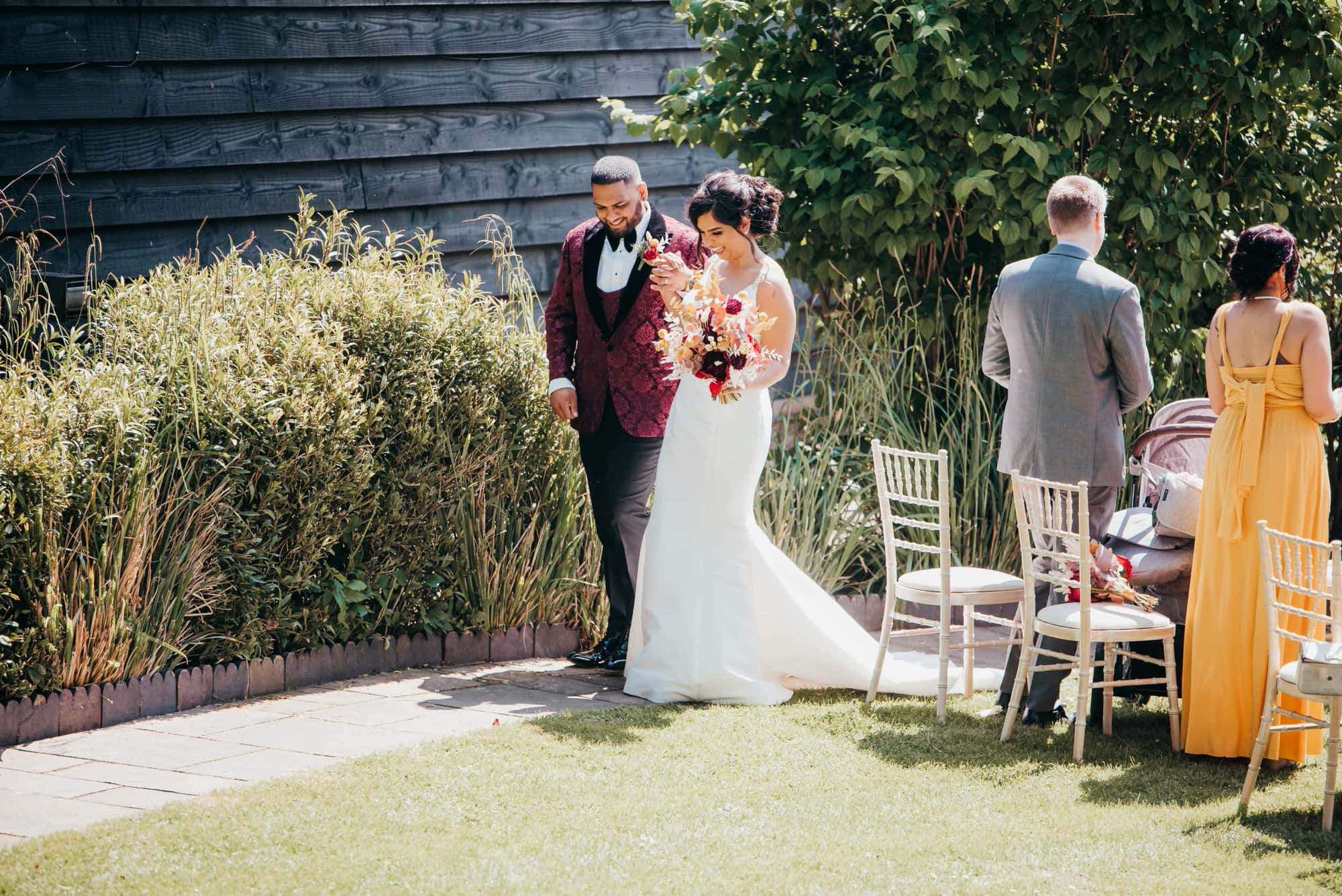 micklesfield-hall-hertfordshire-fusion-wedding-photographer-roshni-photography-couple-walking