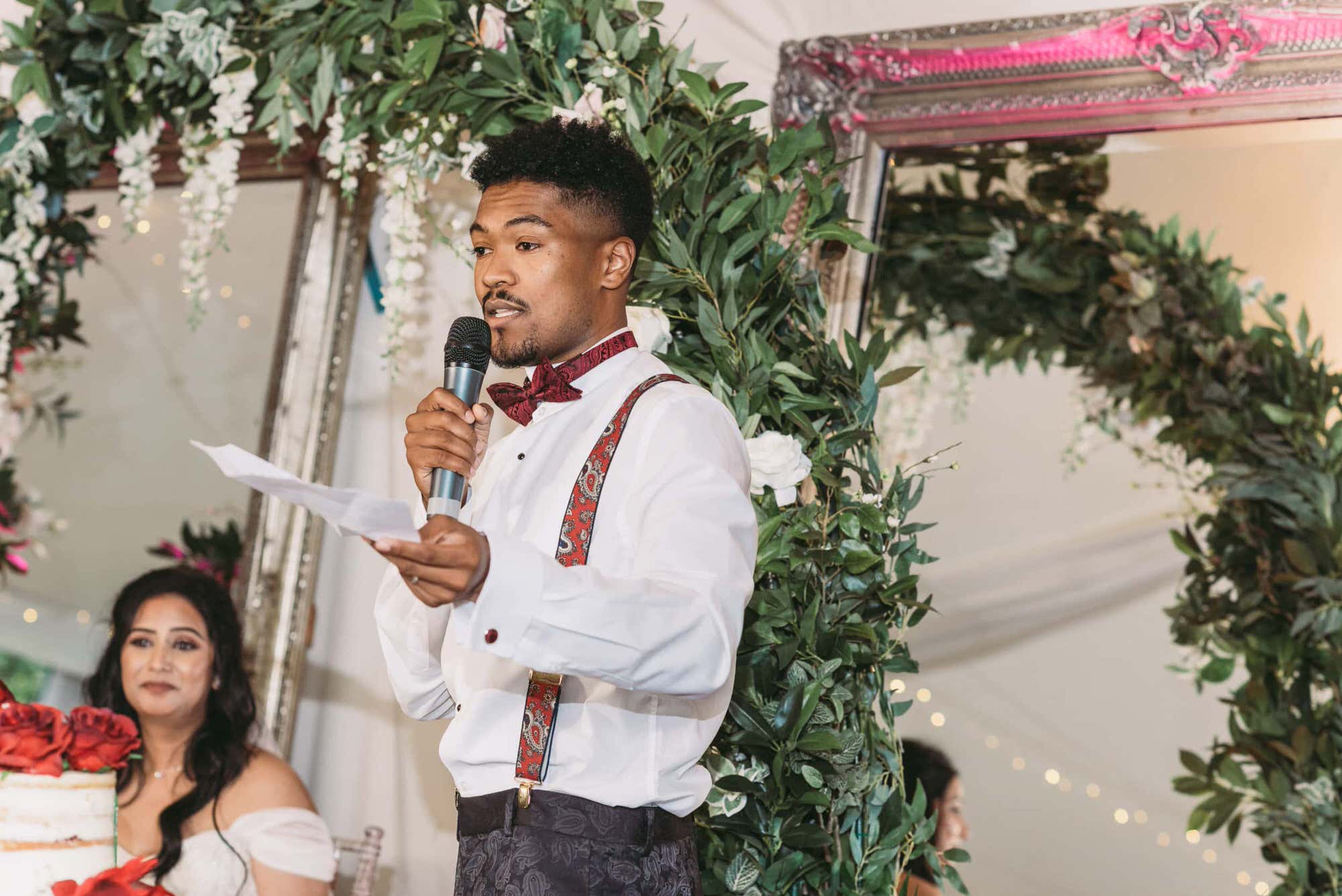 trunkwell-house-berkshire-wedding-photographer-roshni-photography-fusion-wedding-groom-speech