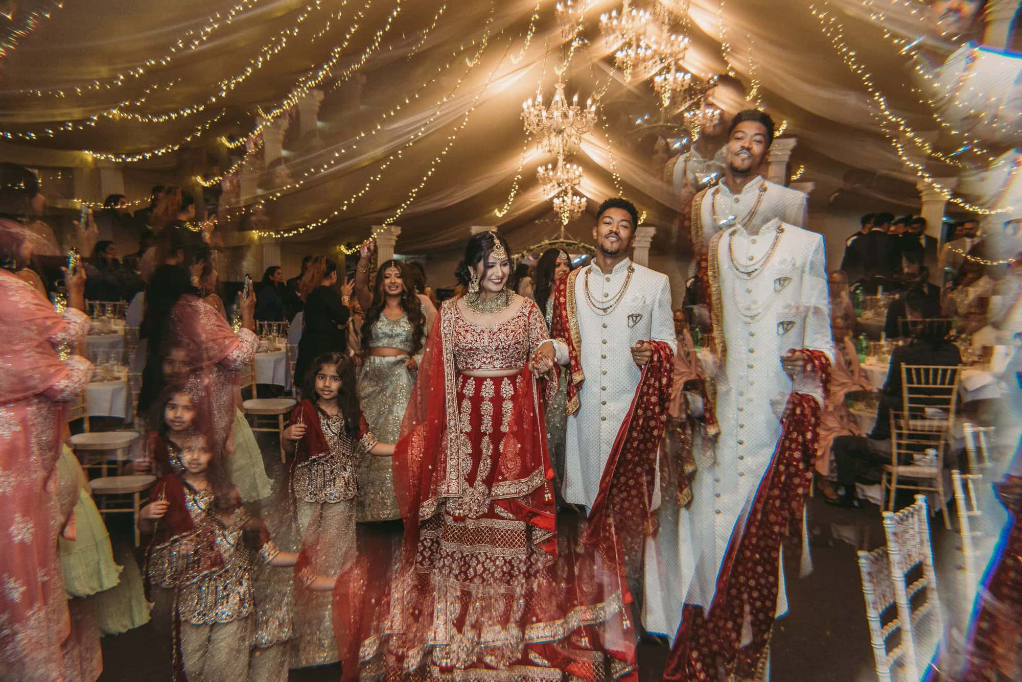 trunkwell-house-berkshire-wedding-photographer-roshni-photography-fusion-wedding-bride-groom