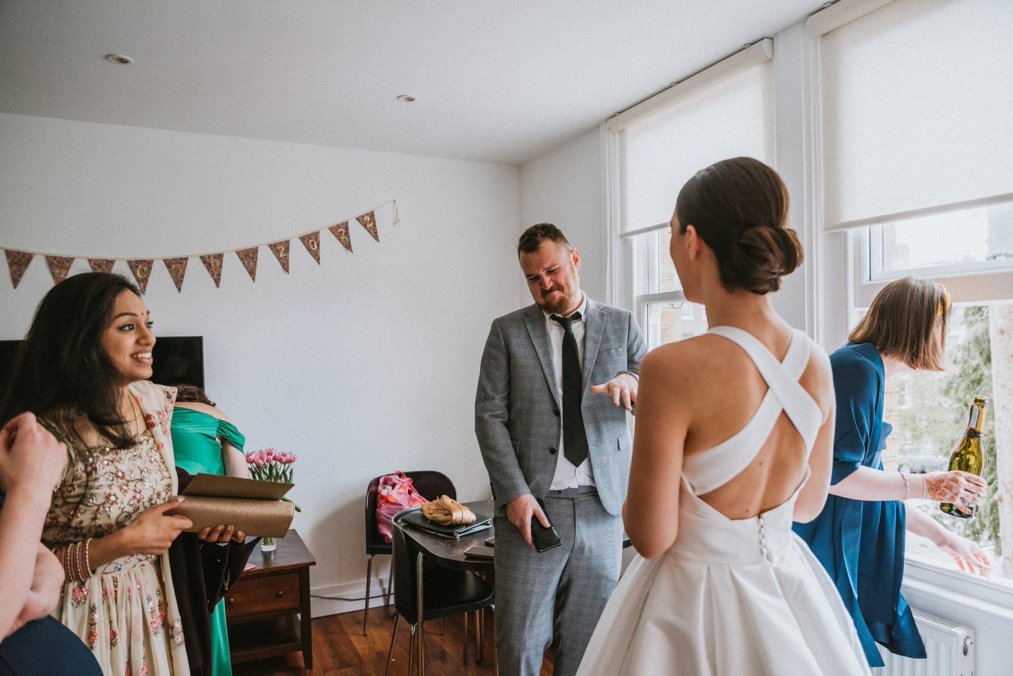 the-langham-london-fusion-wedding-photographer-roshni-photography-bridal-preparations