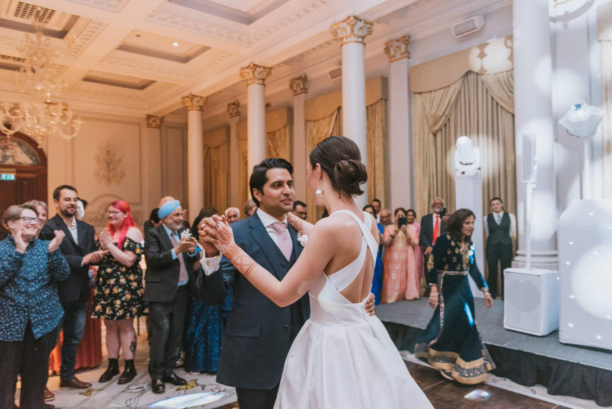 the-langham-london-fusion-wedding-photographer-roshni-photography-guests-dancing