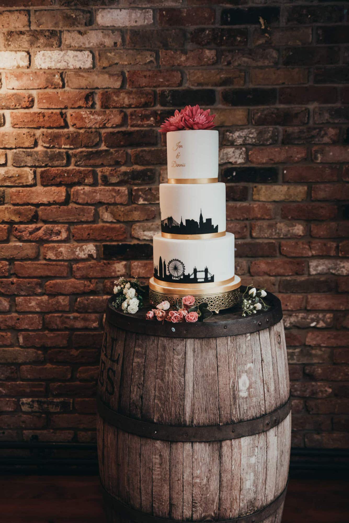 dickens-inn-tower-hill-london-fusion-wedding-photographer-cake-barrell