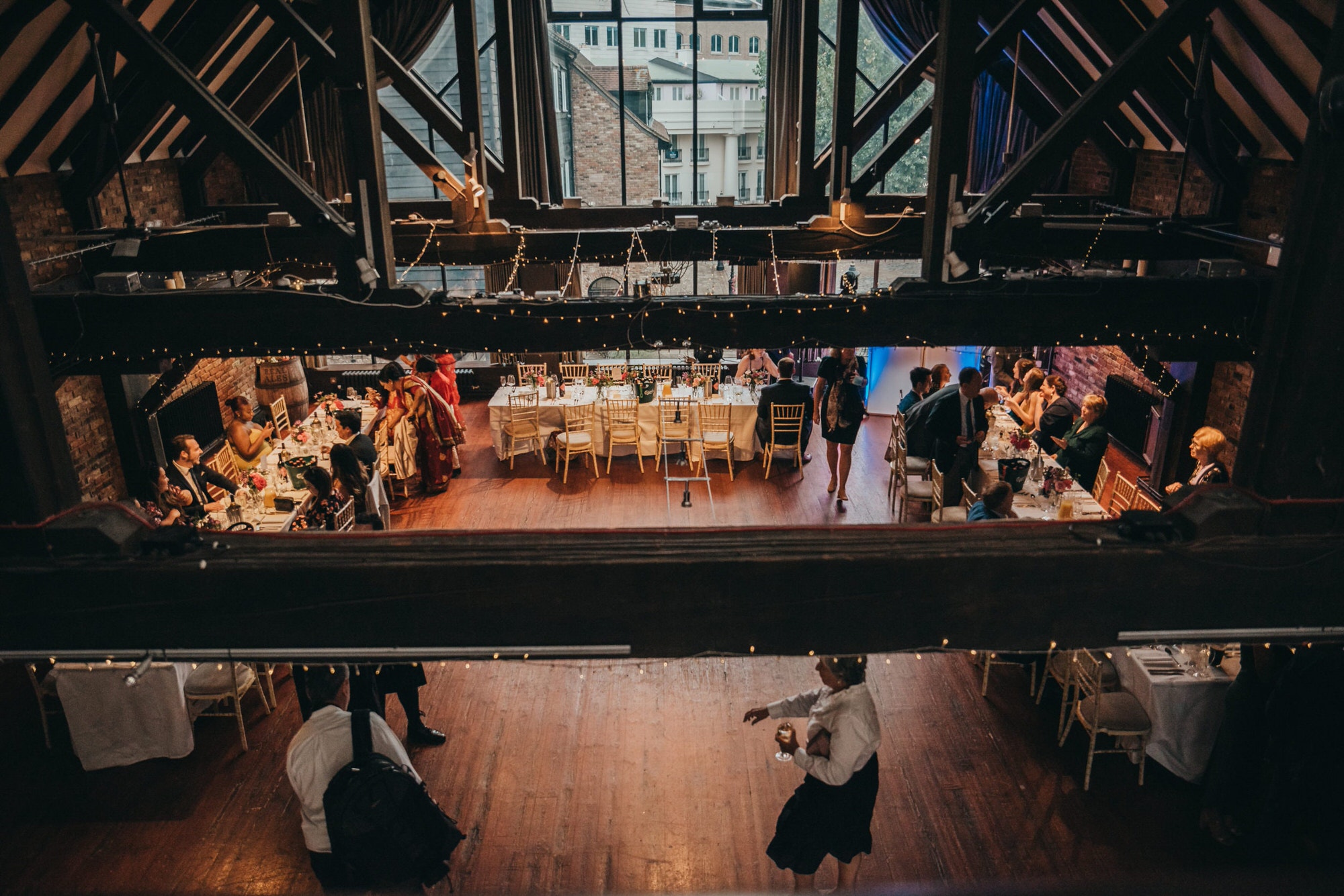 dickens-inn-tower-hill-london-fusion-wedding-photographer-documentary-speeches