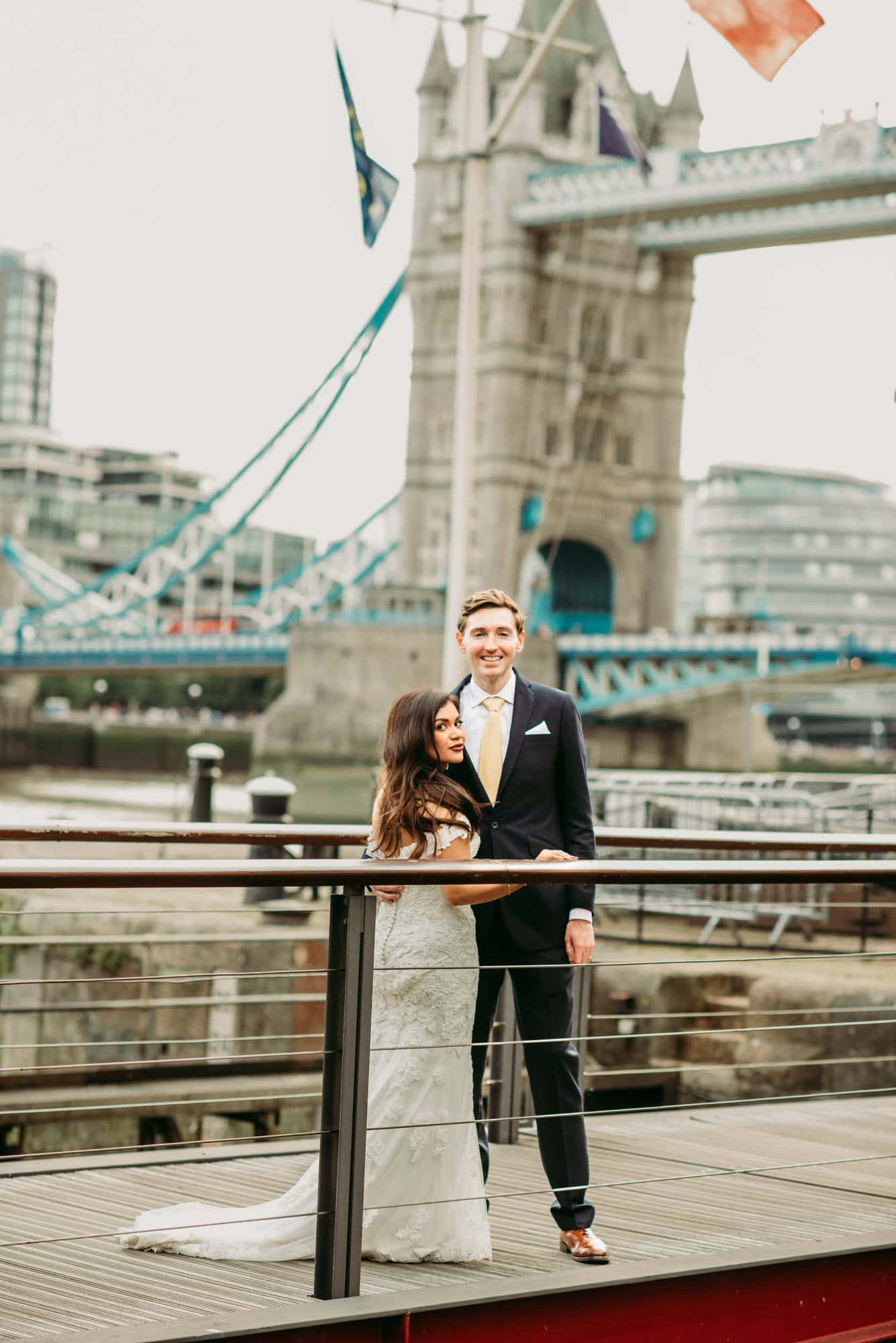 dickens-inn-tower-hill-london-london-fusion-wedding-photographer-london-bridge