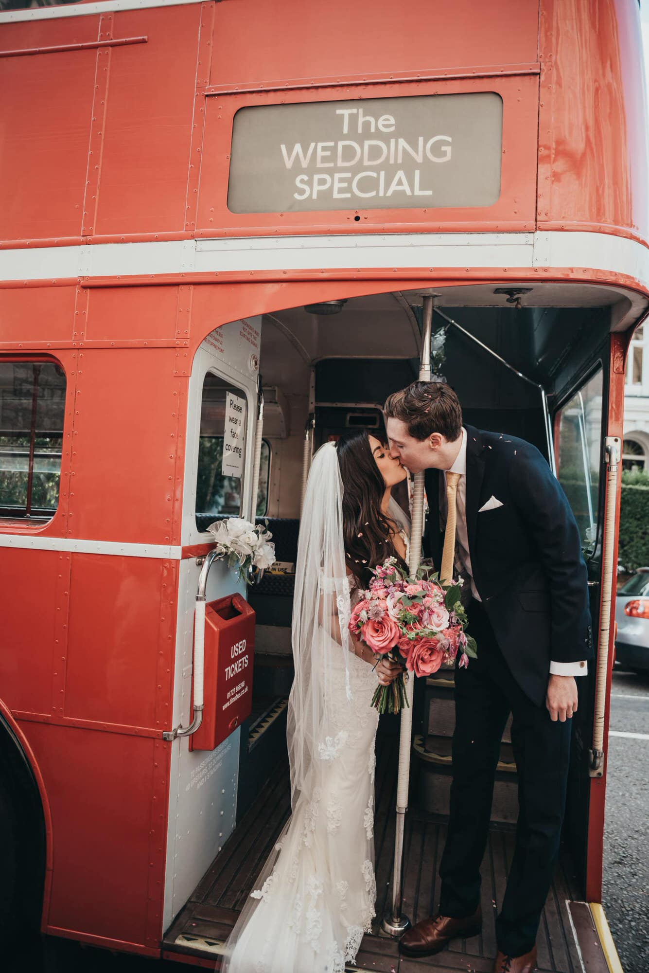 dickens-inn-tower-hill-london-london-fusion-wedding-photographer-double-decker-bus