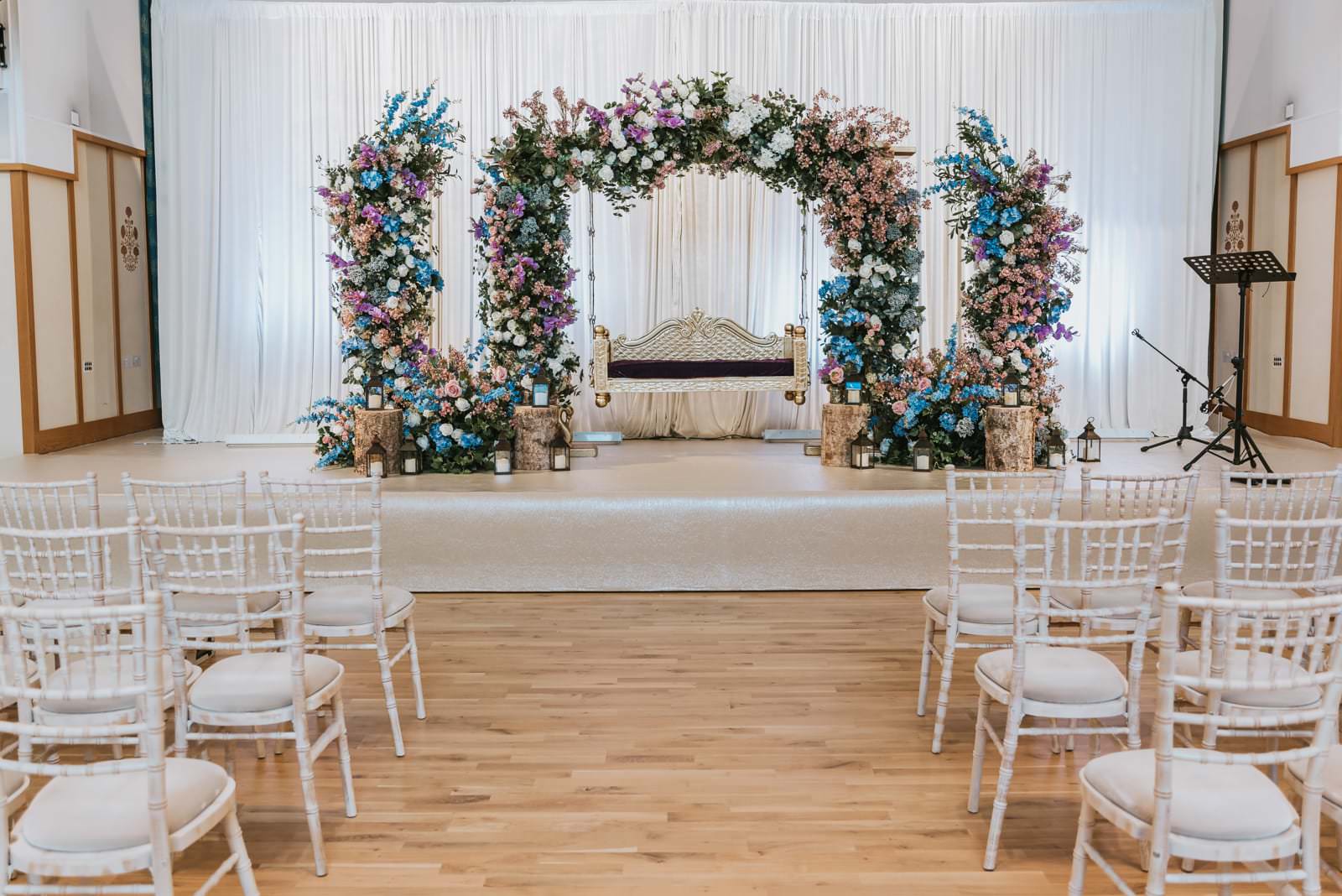 stunning-floral-mandap-fusion-wedding-photographer-london-roshni-photography